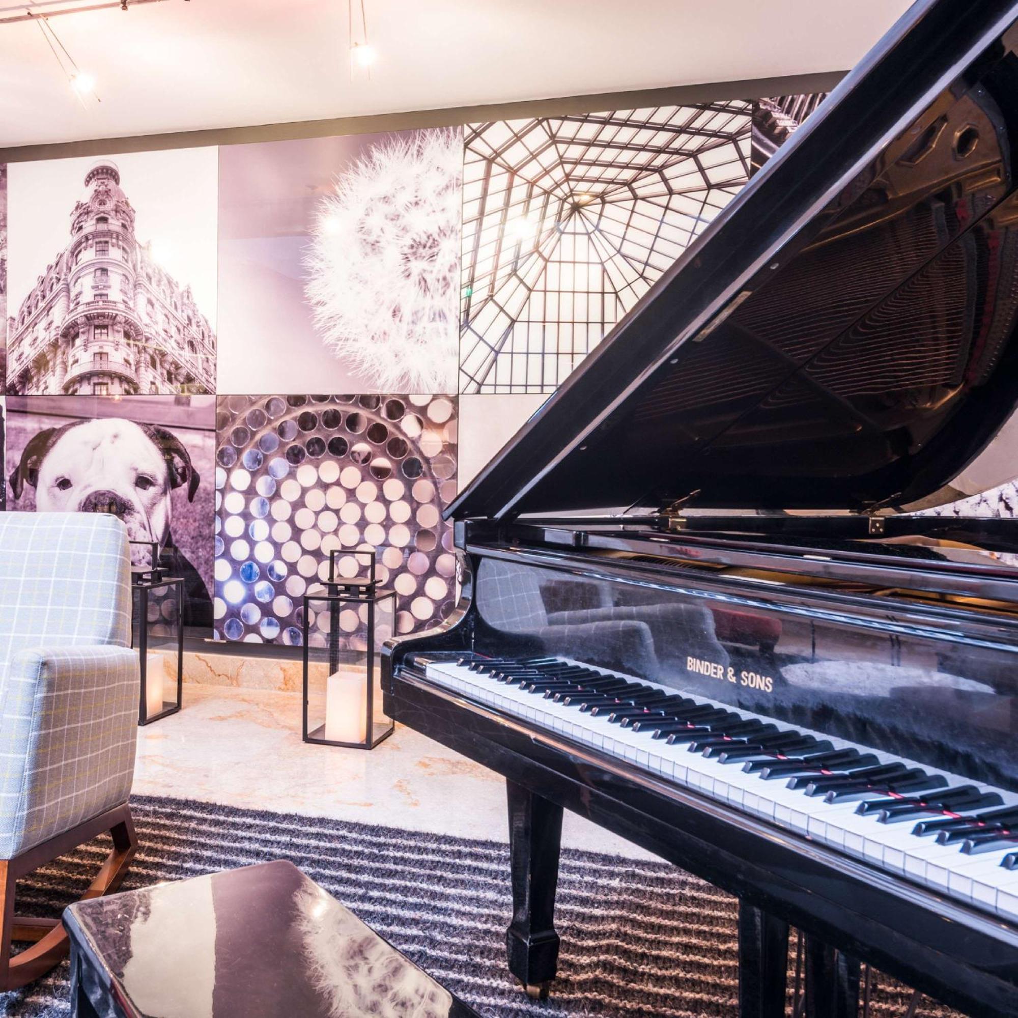 Cosmos 100 Hotel & Centro De Convenciones - Hoteles Cosmos Bogotá Eksteriør billede The piano in the lobby of the Four Seasons Hotel, Hong Kong